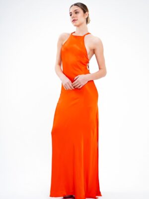 Vestido largo con argollas atrás